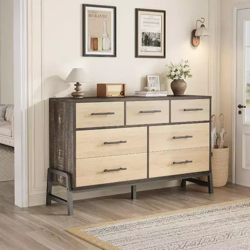 Commode à 7 tiroirs, 52 po de large, chêne naturel / chêne naturel et marron, commode de rangement en MDF