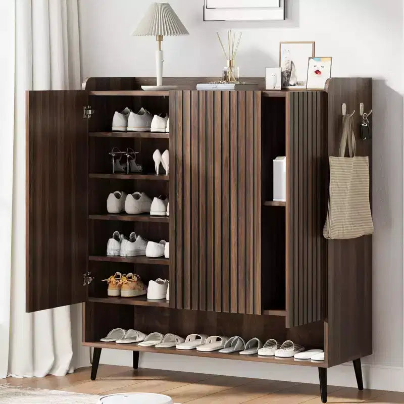 Meuble à chaussures 6 niveaux, 3 portes, noir/marron, autoportant, capacité jusqu'à 35 paires