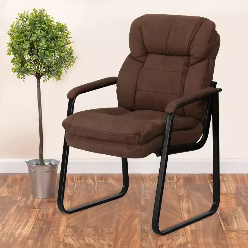 Chaise visiteur en microfibre avec accoudoirs fixes et piètement luge, 1 place