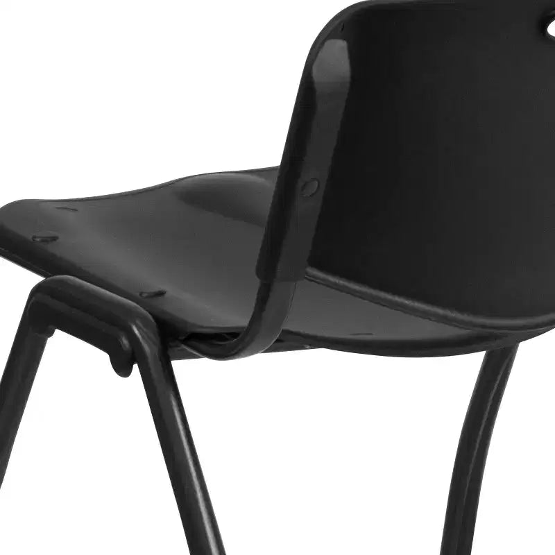 Chaise d'appoint empilable noire sans accoudoirs, 1 place